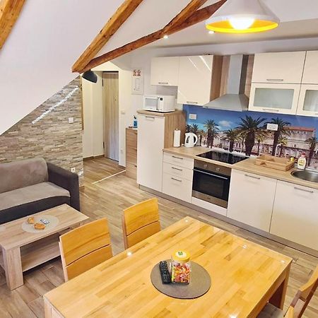 Attic Split Apartment Near City Centre Bagian luar foto