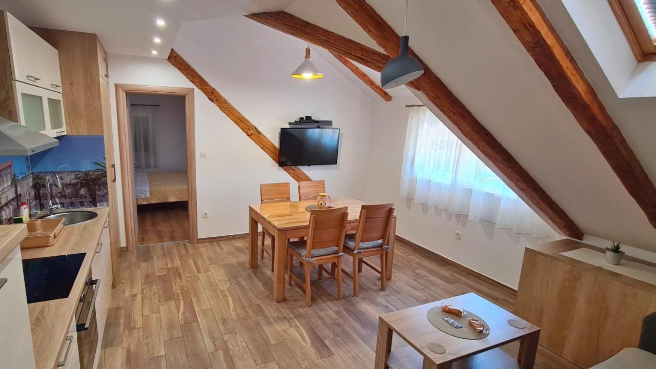 Attic Split Apartment Near City Centre Bagian luar foto