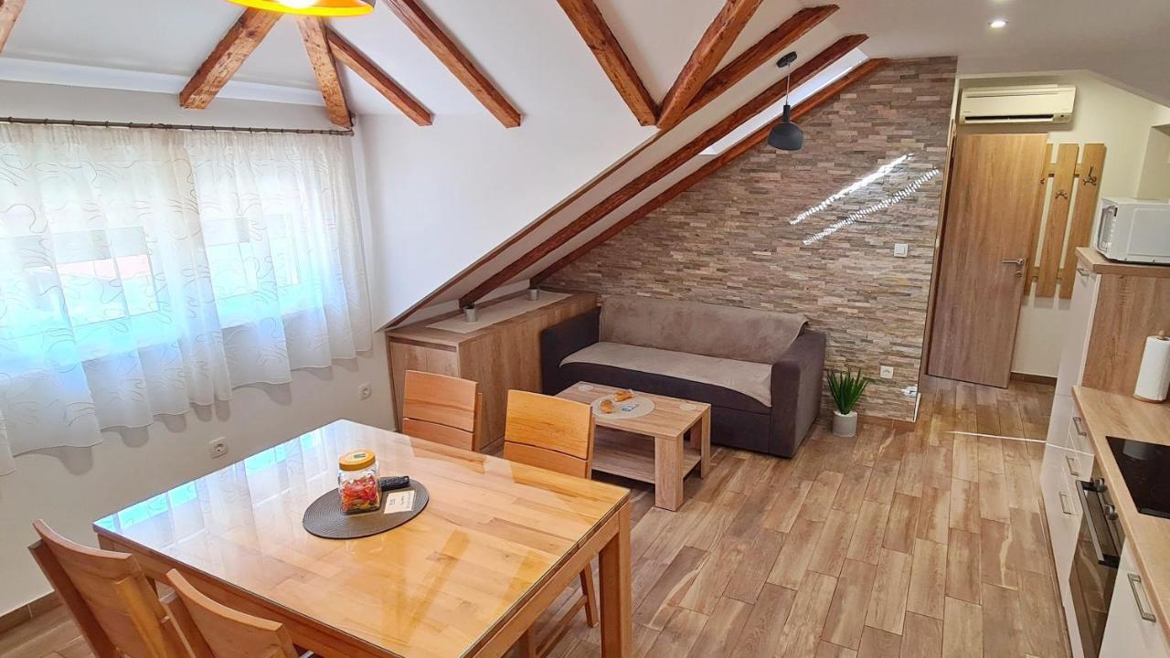 Attic Split Apartment Near City Centre Bagian luar foto