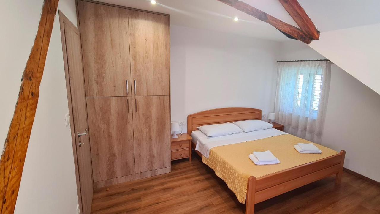 Attic Split Apartment Near City Centre Bagian luar foto