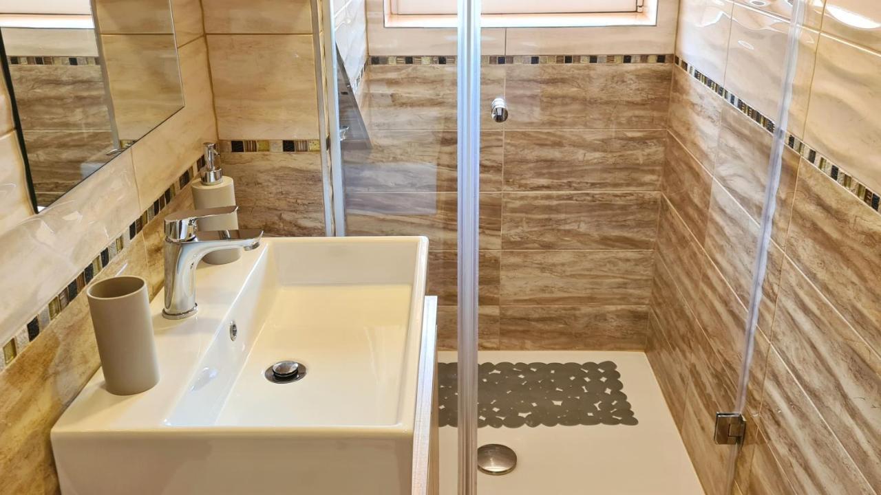 Attic Split Apartment Near City Centre Bagian luar foto