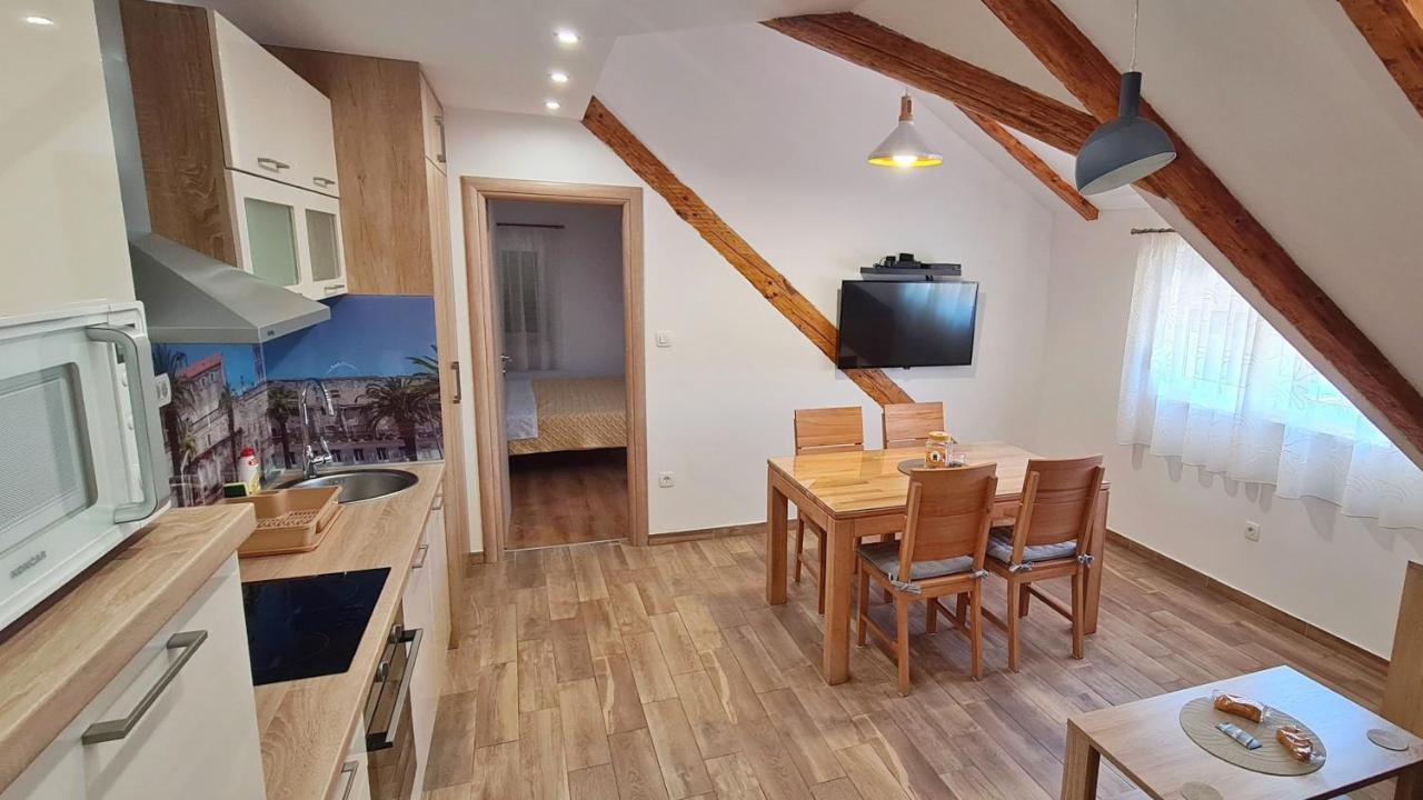 Attic Split Apartment Near City Centre Bagian luar foto