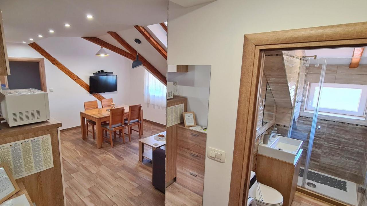 Attic Split Apartment Near City Centre Bagian luar foto